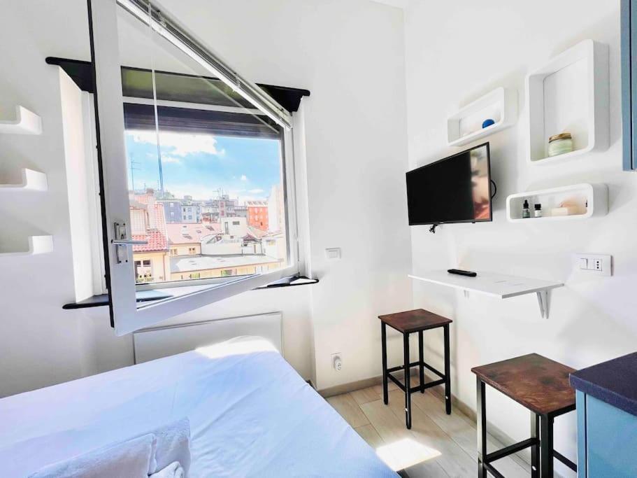 5 Min Walk To Duomo Petite Loft! Apartment Mailand