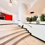 5 Min Walk To Duomo Petite Loft!