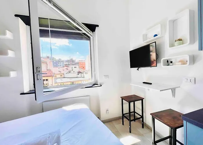 5 Min Walk To Duomo Petite Loft!